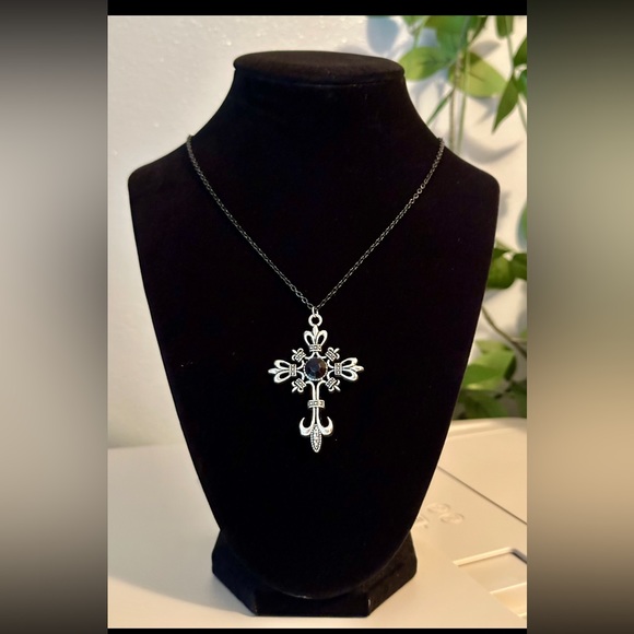 Gothic Dark Silver Cross Vampire Necklace Chain Jewelry Halloween - Picture 5 of 7